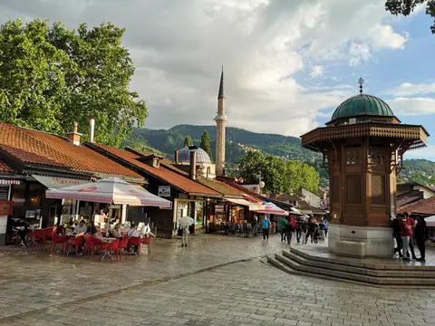 Calles del barrio histórico de Baščaršija, en Sarajevo
